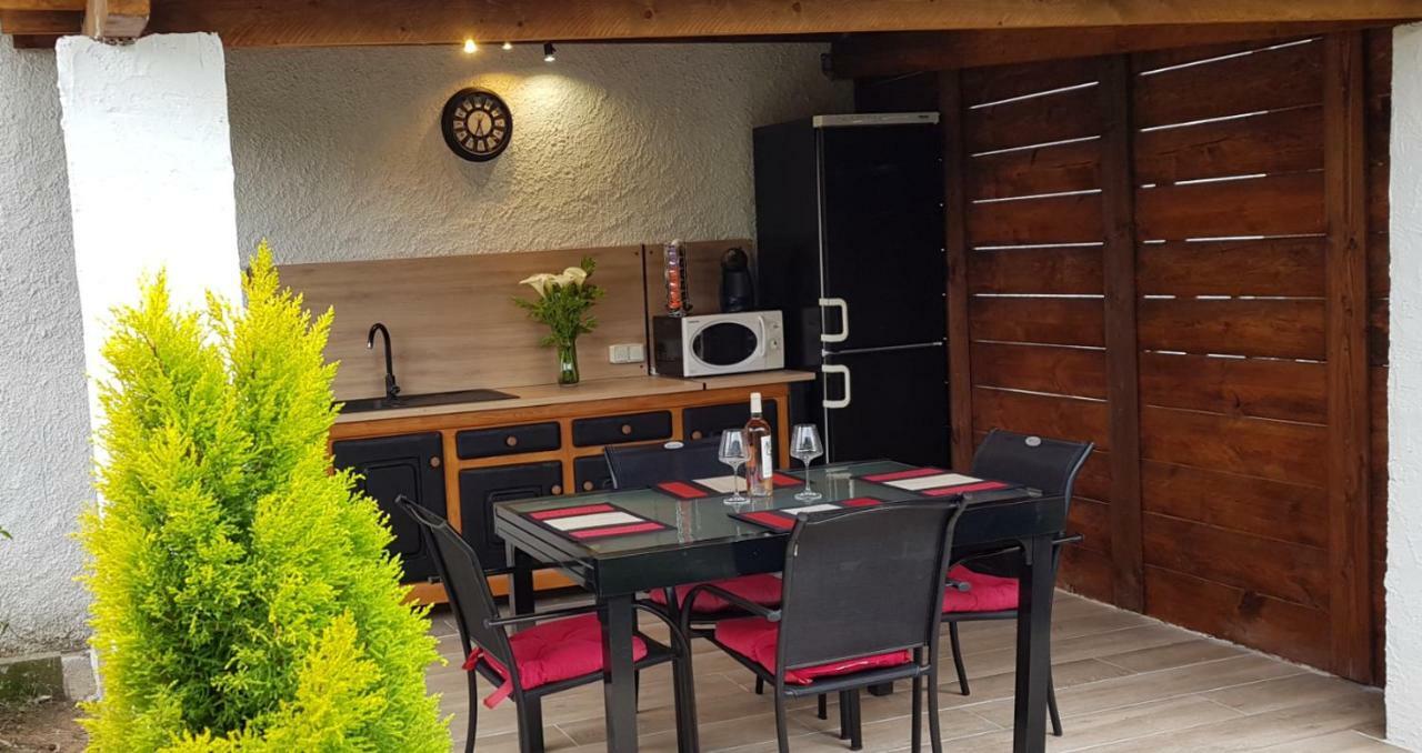 Villa T3 A 10' De Cassis - Piscine Privee Et Cuisine D'Ete Exterieure Carnoux-en-Provence Екстериор снимка